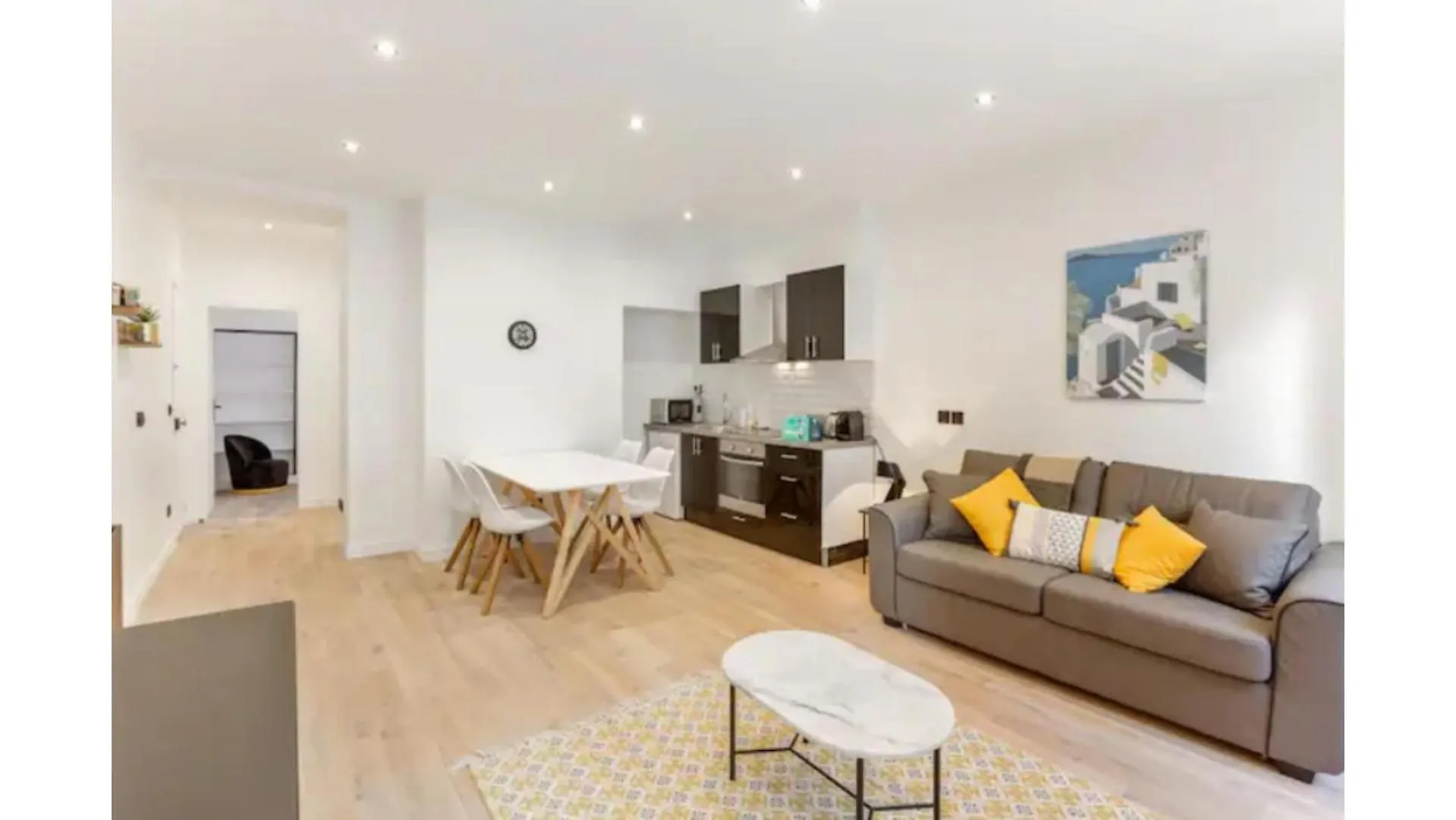 Amazing 2 Bedroom Parisian Flat 法国